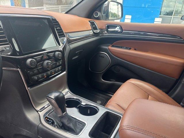 Photo of 2021 Granite Crystal Clearcoat Metallic Jeep Grand Cherokee