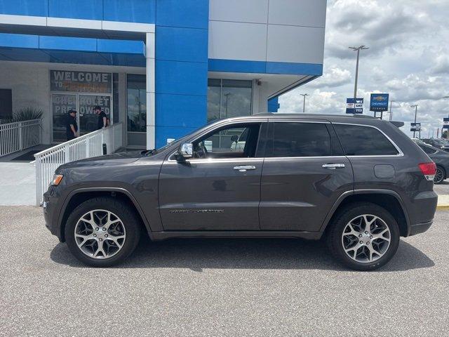 Photo of 2021 Granite Crystal Clearcoat Metallic Jeep Grand Cherokee