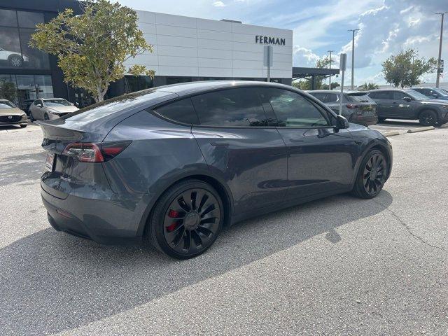 Photo of 2022 Gray Tesla Model Y