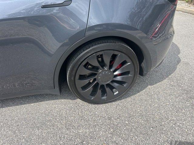Photo of 2022 Gray Tesla Model Y