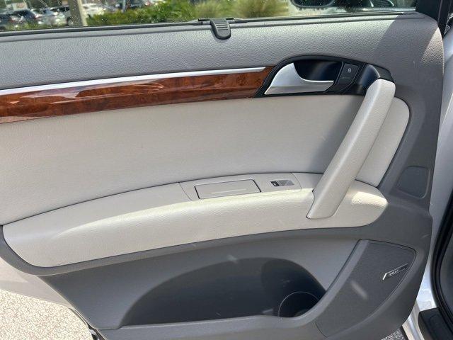 Photo of 2015 Silver Audi Q7