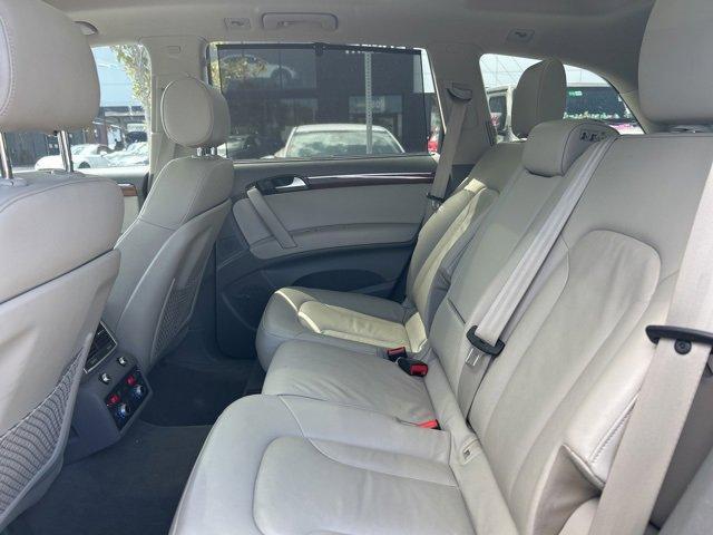 Photo of 2015 Silver Audi Q7