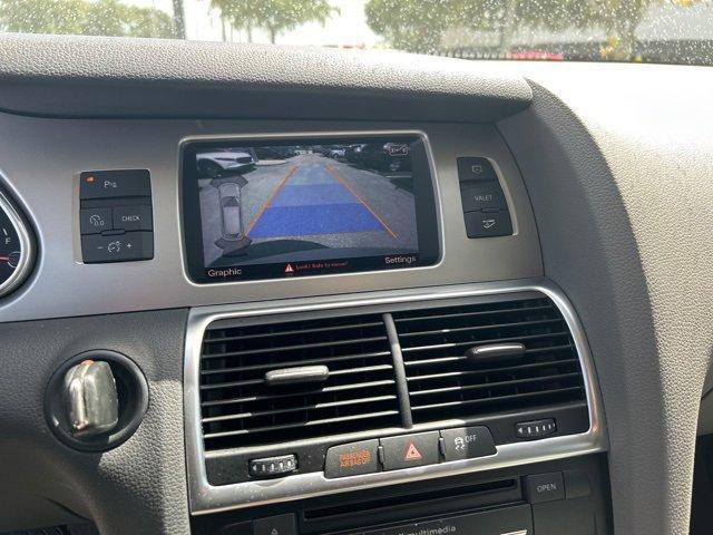 Photo of 2015 Silver Audi Q7