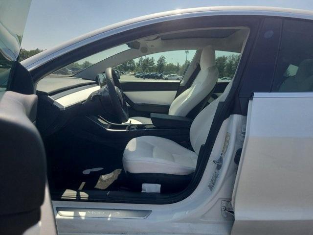 Photo of 2020 White Tesla Model 3