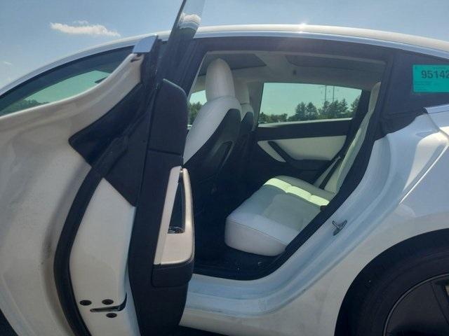 Photo of 2020 White Tesla Model 3