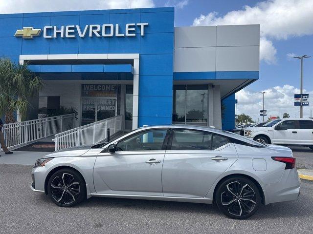Photo of 2023 Brilliant Silver Metallic Nissan Altima