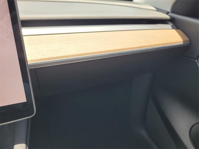 Photo of 2022 Gray Tesla Model Y