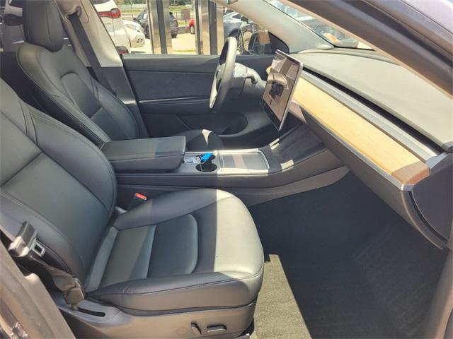 Photo of 2022 Gray Tesla Model Y