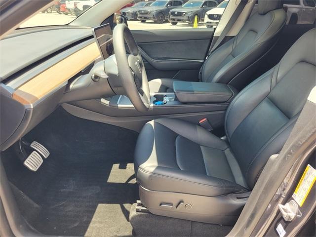 Photo of 2022 Gray Tesla Model Y