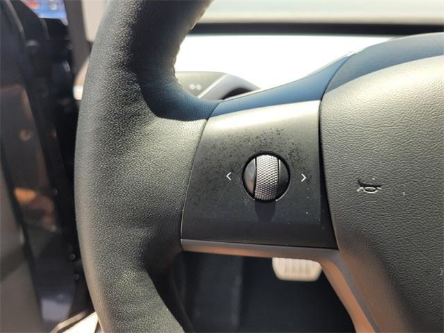 Photo of 2022 Gray Tesla Model Y