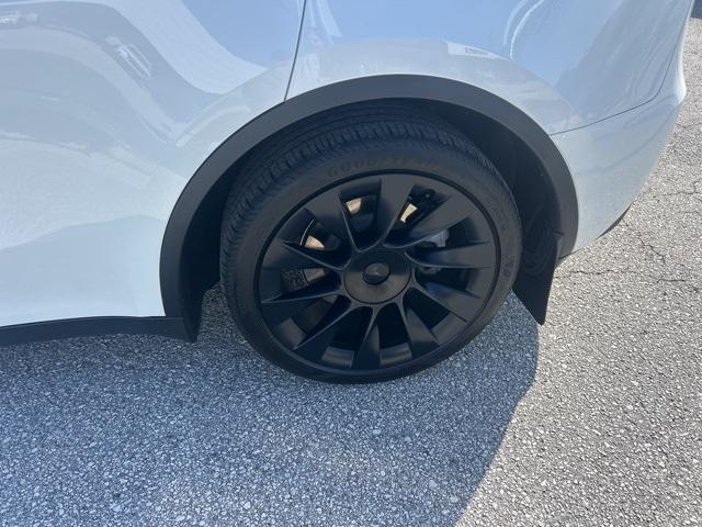 Photo of 2023 White Tesla Model Y
