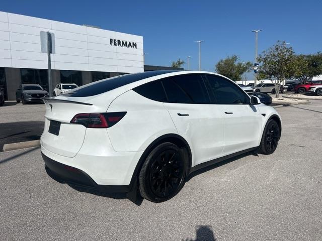 Photo of 2023 White Tesla Model Y