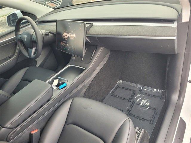 Photo of 2023 White Tesla Model Y