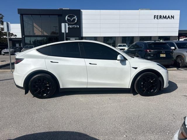 Photo of 2023 White Tesla Model Y