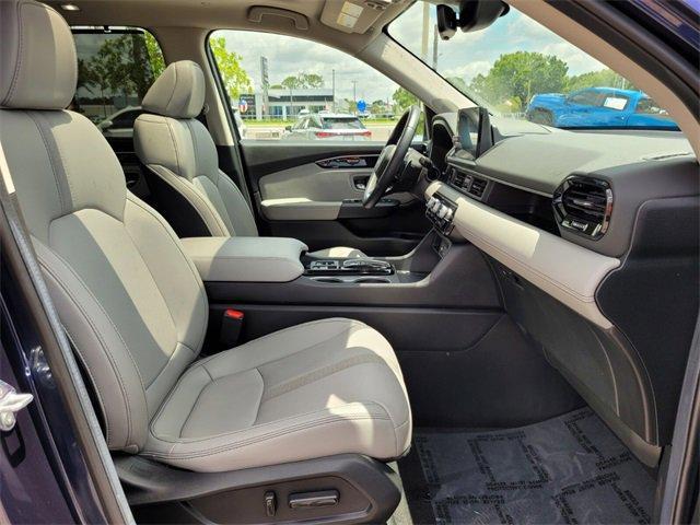 Photo of 2025 Blue Honda Pilot