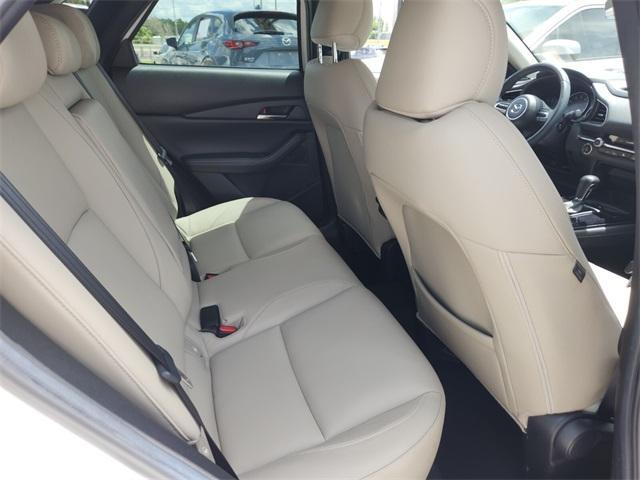 Photo of 2021 Snowflake White Pearl Mazda CX-30
