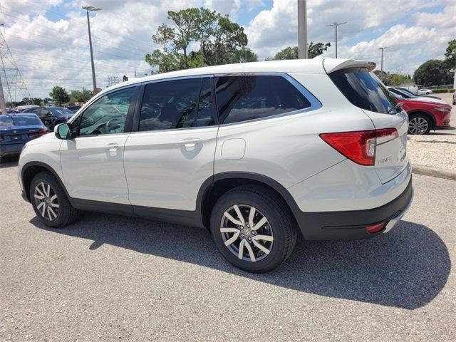 Photo of 2020 White Honda Pilot