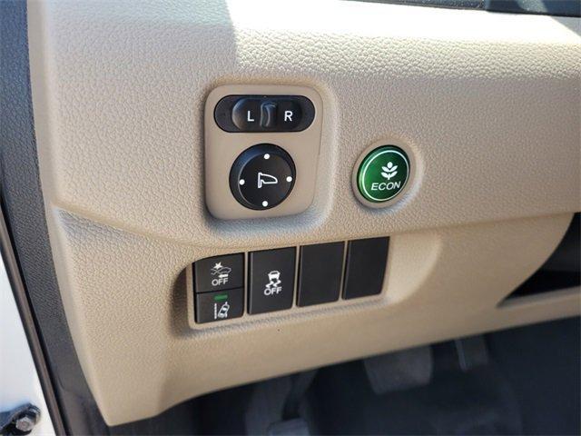 Photo of 2020 White Honda Pilot