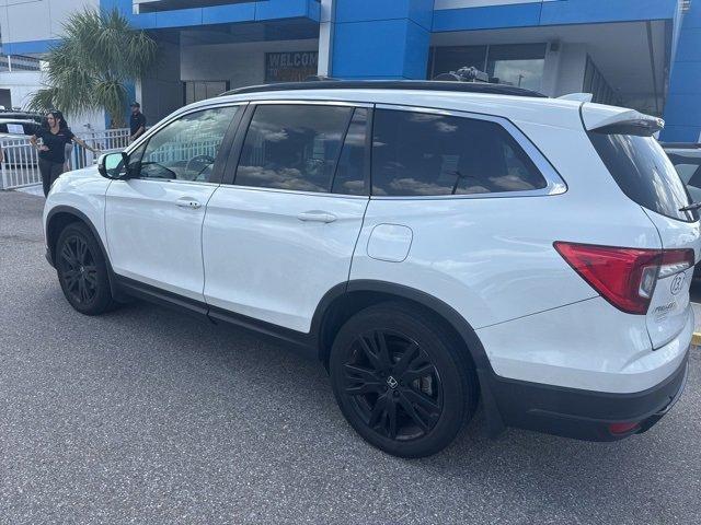 Photo of 2021 White Honda Pilot