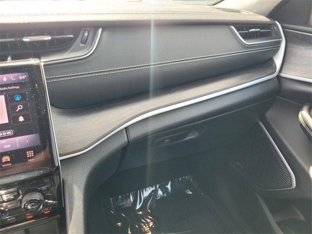 Photo of 2021 Velvet Red Pearlcoat Jeep Grand Cherokee L