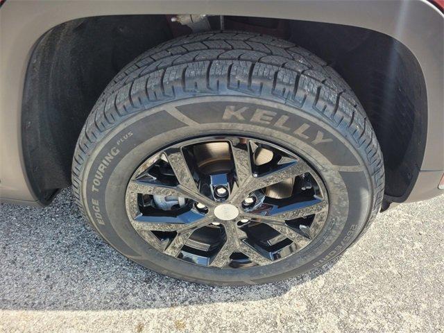 Photo of 2021 Velvet Red Pearlcoat Jeep Grand Cherokee L