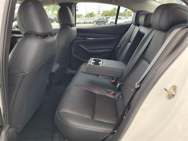 Photo of 2023 Snowflake White Pearl Mazda Mazda3