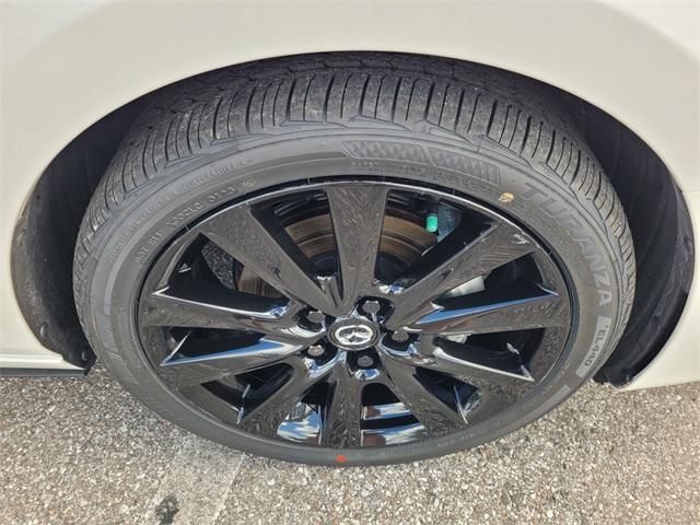 Photo of 2023 Snowflake White Pearl Mazda Mazda3