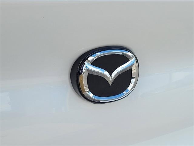 Photo of 2023 Snowflake White Pearl Mazda Mazda3