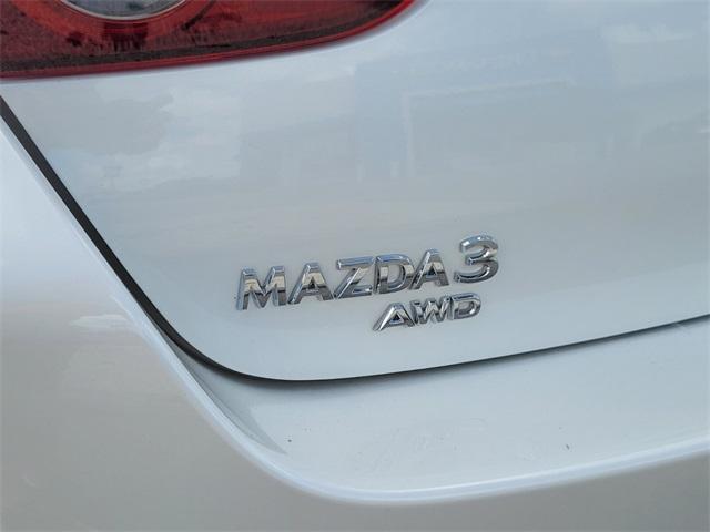 Photo of 2023 Snowflake White Pearl Mazda Mazda3