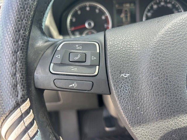 Photo of 2012 White Volkswagen Eos