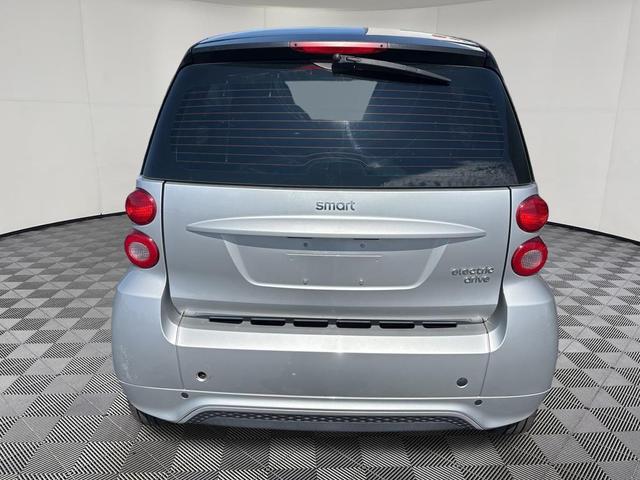 Photo of 2014 Silver Metallic smart ForTwo Electric Drive