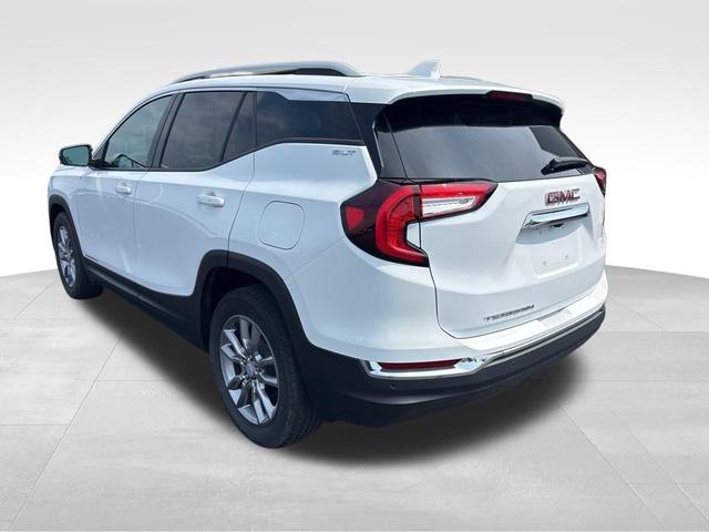 Photo of 2022 Summit White GMC Terrain