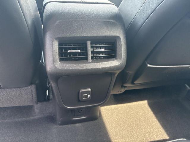 Photo of 2022 Summit White GMC Terrain