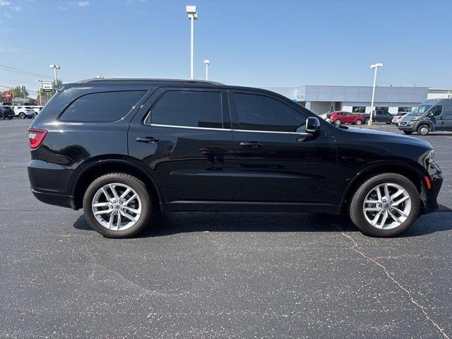 Photo of 2021 DB Black Crystal Clearcoat Dodge Durango