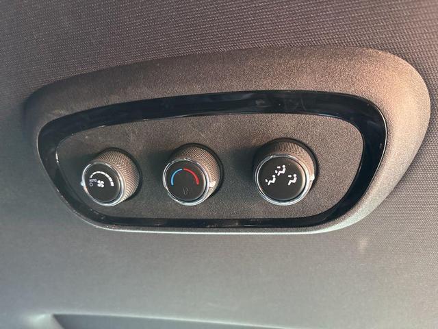 Photo of 2021 DB Black Crystal Clearcoat Dodge Durango
