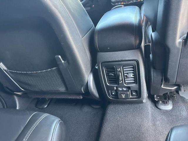 Photo of 2021 DB Black Crystal Clearcoat Dodge Durango