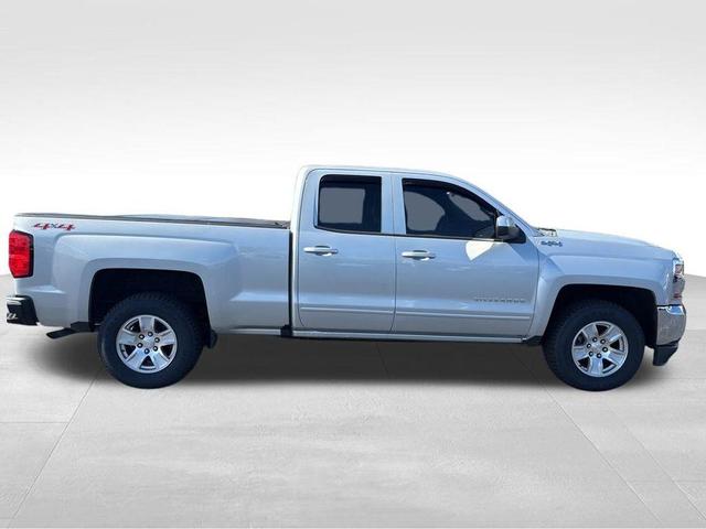 Photo of 2016 Silver Ice Metallic Chevrolet Silverado 1500