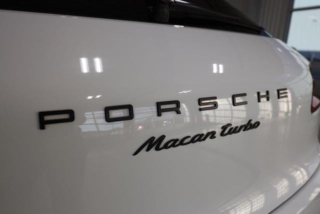 Photo of 2016 Carrara White Metallic Porsche Macan
