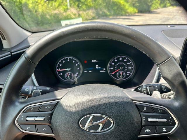 Photo of 2023 Shimmering Silver Pearl Hyundai SANTA FE