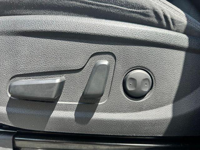 Photo of 2023 Shimmering Silver Pearl Hyundai SANTA FE