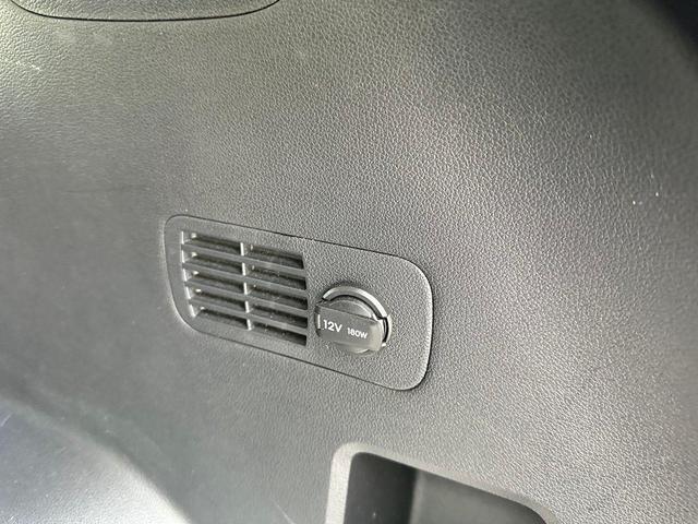 Photo of 2023 Shimmering Silver Pearl Hyundai SANTA FE