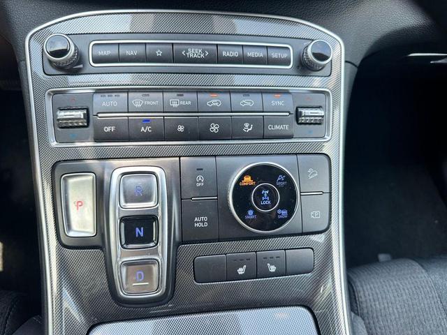 Photo of 2023 Shimmering Silver Pearl Hyundai SANTA FE