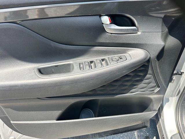 Photo of 2023 Shimmering Silver Pearl Hyundai SANTA FE