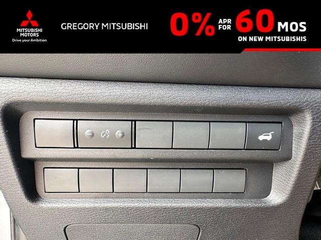 Photo of 2025 Silver Alloy Mitsubishi Outlander