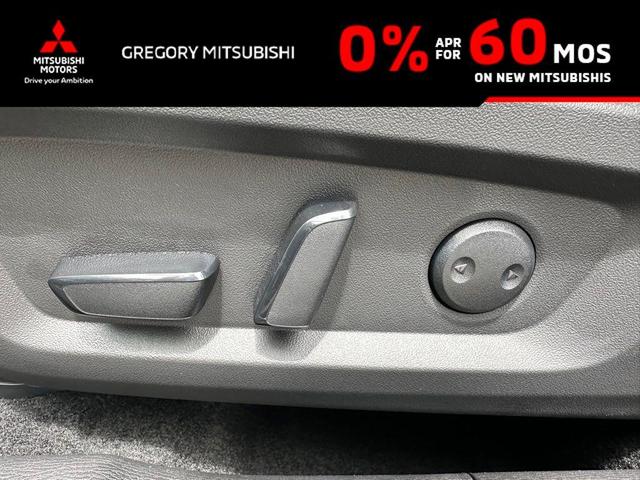 Photo of 2025 Silver Alloy Mitsubishi Outlander