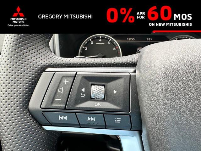 Photo of 2025 Silver Alloy Mitsubishi Outlander