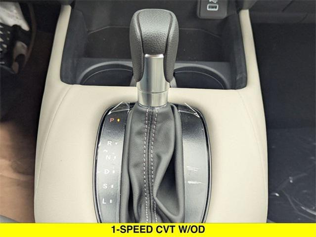 Photo of 2025 Platinum White Pearl Honda HR-V