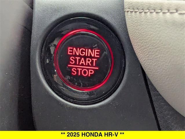 Photo of 2025 Platinum White Pearl Honda HR-V