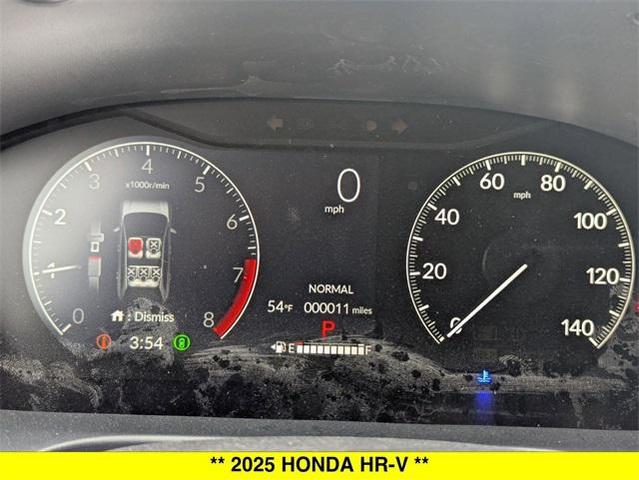 Photo of 2025 Platinum White Pearl Honda HR-V