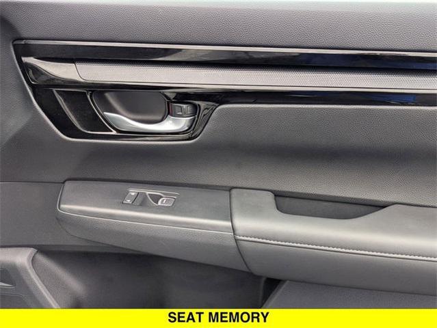 Photo of 2024 Platinum White Pearl Honda CR-V